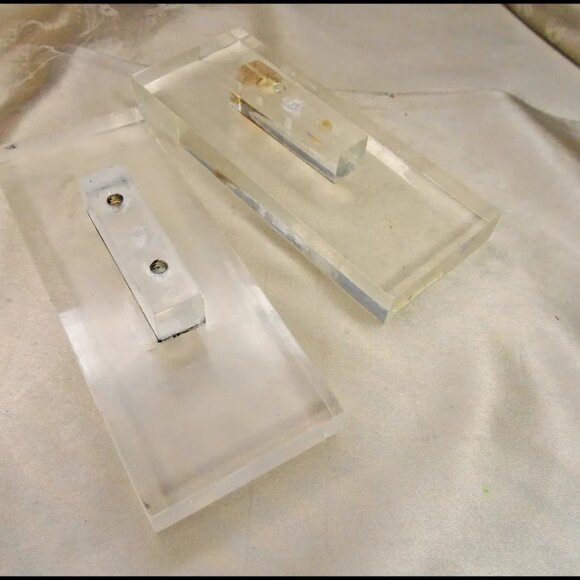 Vintage Lucite Drawer Pulls, Big CLEAR Rectangles, Set of 2 - Picture 5 of 9